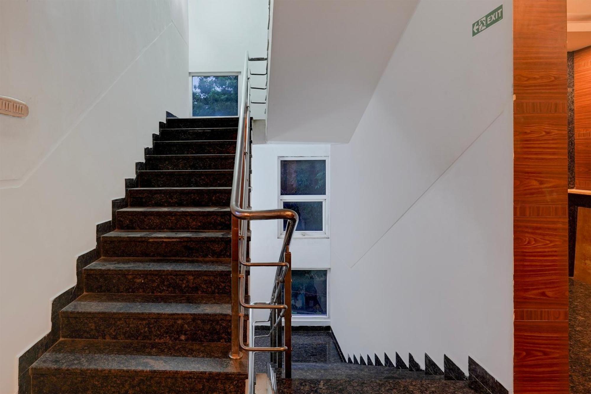 Super Townhouse Arcot Road Near Kauvery Hospital Ченай Екстериор снимка