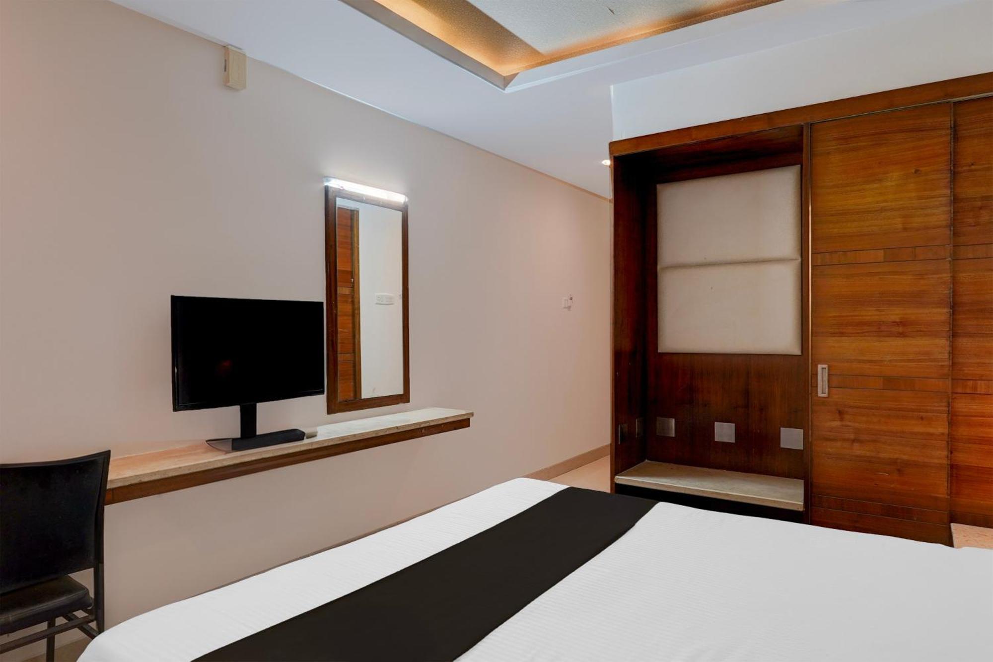 Super Townhouse Arcot Road Near Kauvery Hospital Ченай Екстериор снимка